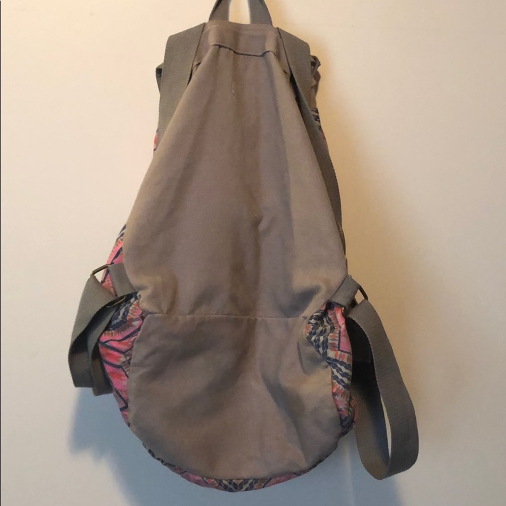 Fun backpack! - Picture 6 of 7